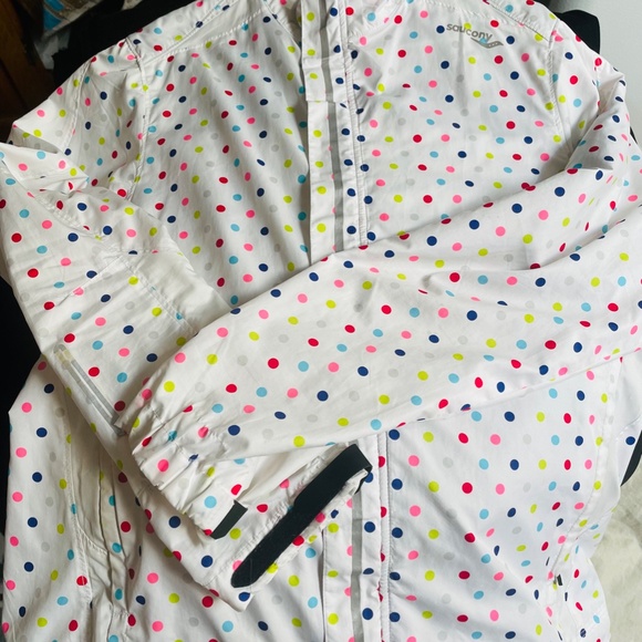 Saucony Jacket - for running, walking, outdoor adventures - EUC - Picture 1 of 5